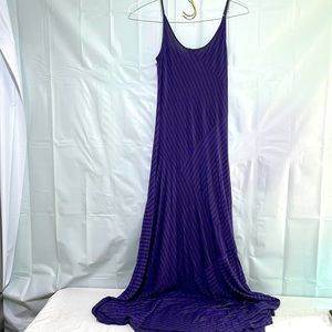 Wassiuo Maxi Dress Spaghetti strap round neckline. Striped Purple and Gray. XS